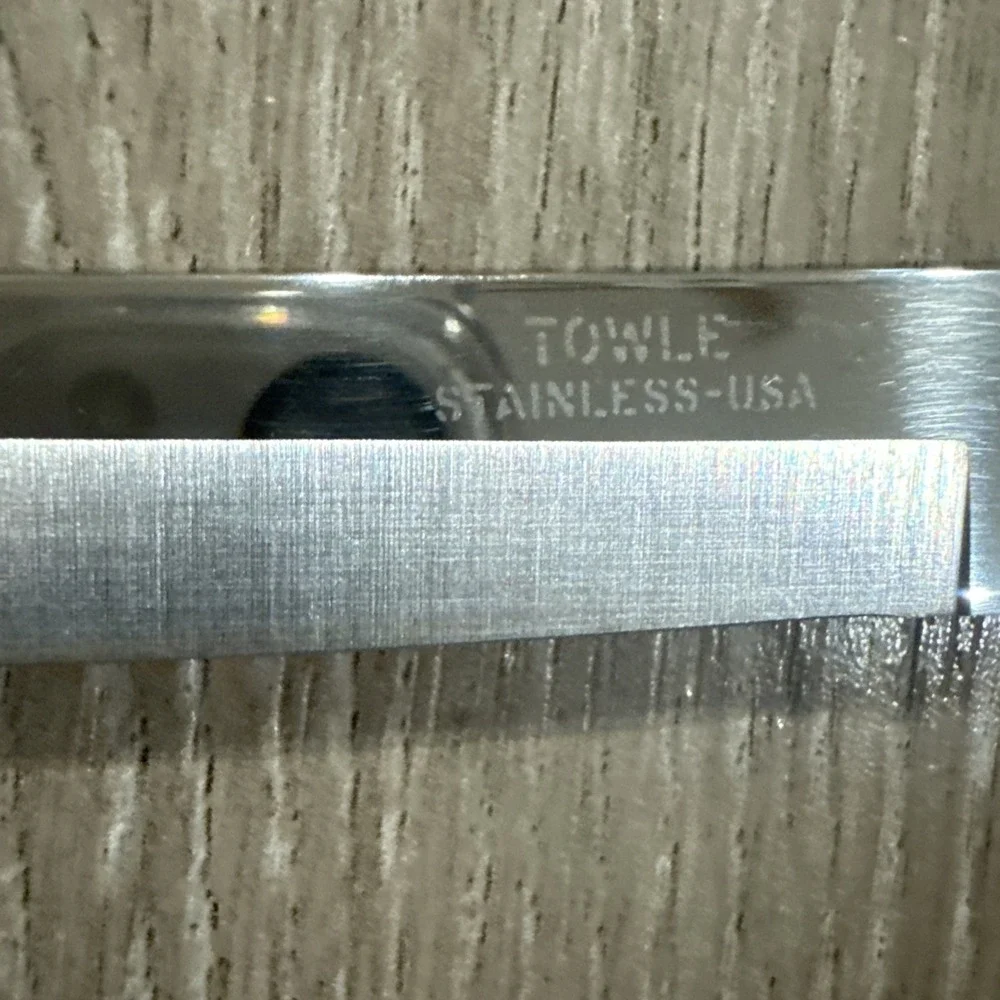 TOWLE Stainless BEADED ANTIQUE 8 Steak KNIVES Excellent in BOX Must SEE !